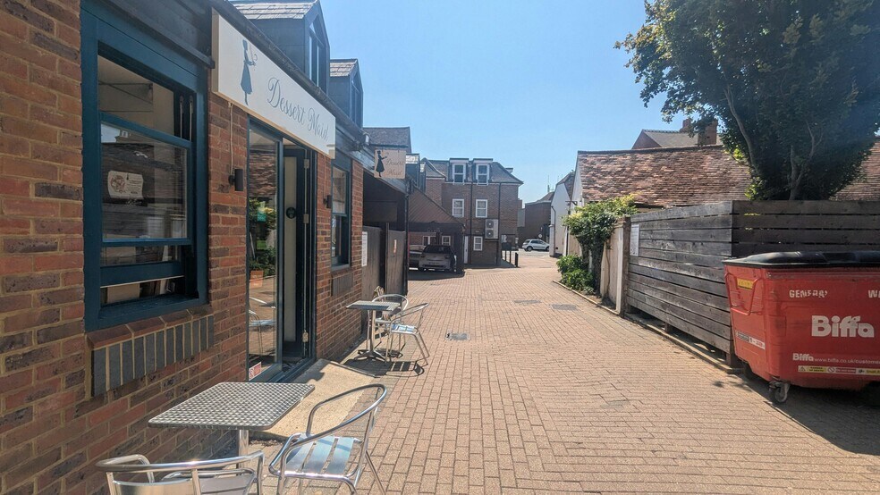 Central Walk, Wokingham à louer - Photo de l’immeuble – Image 3 sur 8