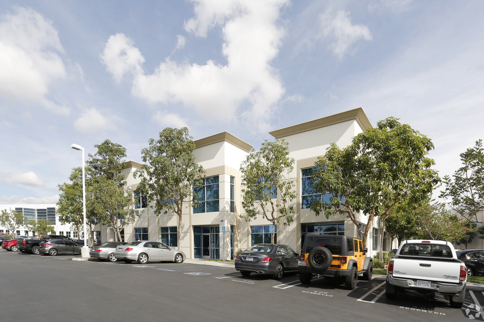 26150 Enterprise Way, Lake Forest, CA à louer Photo de l’immeuble– Image 1 sur 8