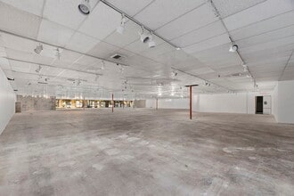 21725 Erwin St, Woodland Hills, CA à louer Photo intérieure– Image 1 sur 4
