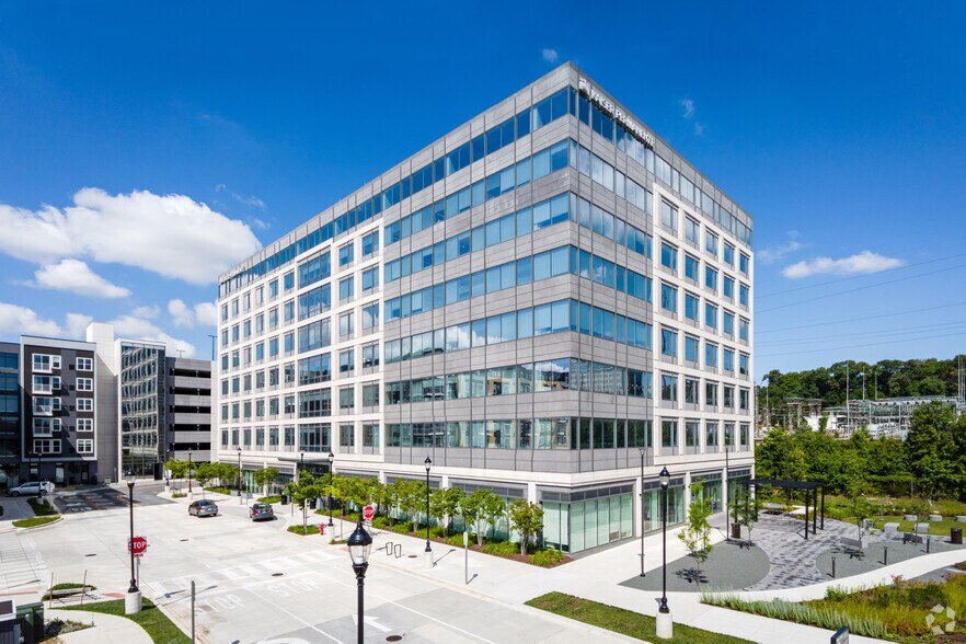 4000 Garden City Dr, Hyattsville, MD à louer - Photo de l’immeuble – Image 1 sur 12