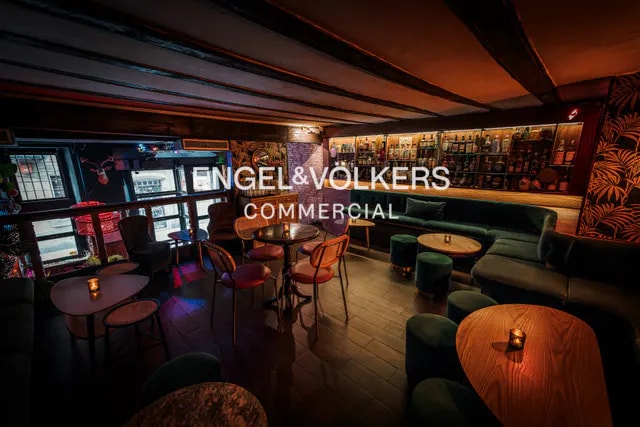 Local commercial dans Barcelone, Barcelona à louer Photo intérieure– Image 1 sur 4