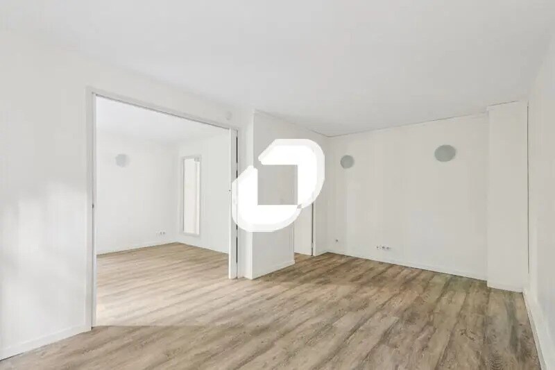 Bureau dans Versailles à louer - Photo de l’immeuble – Image 1 sur 14