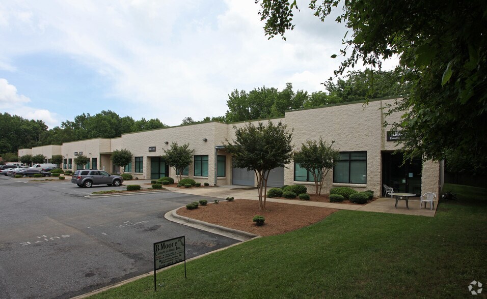 1705 Orr Industrial Ct, Charlotte, NC à louer - Photo principale – Image 2 sur 32