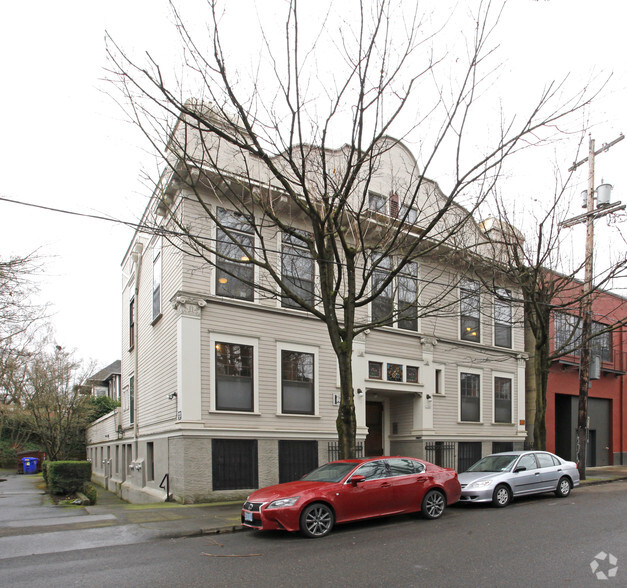 2066 NW Irving St, Portland, OR à louer - Photo principale – Image 3 sur 10