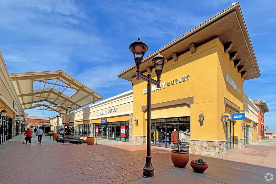 5701 Outlets At Tejon Pky, Arvin, CA à louer - Photo de l’immeuble – Image 2 sur 7