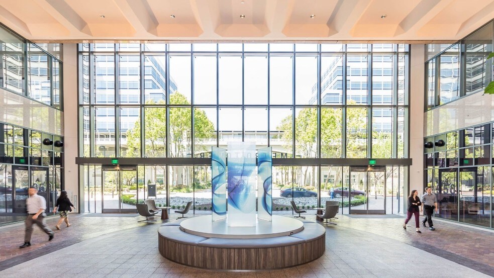 950 Tower Ln, Foster City, CA à louer - Hall d’entrée – Image 2 sur 22