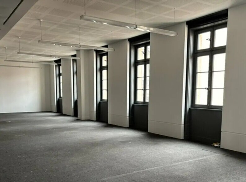 Bureau dans Lyon à louer - Photo de l’immeuble – Image 3 sur 14
