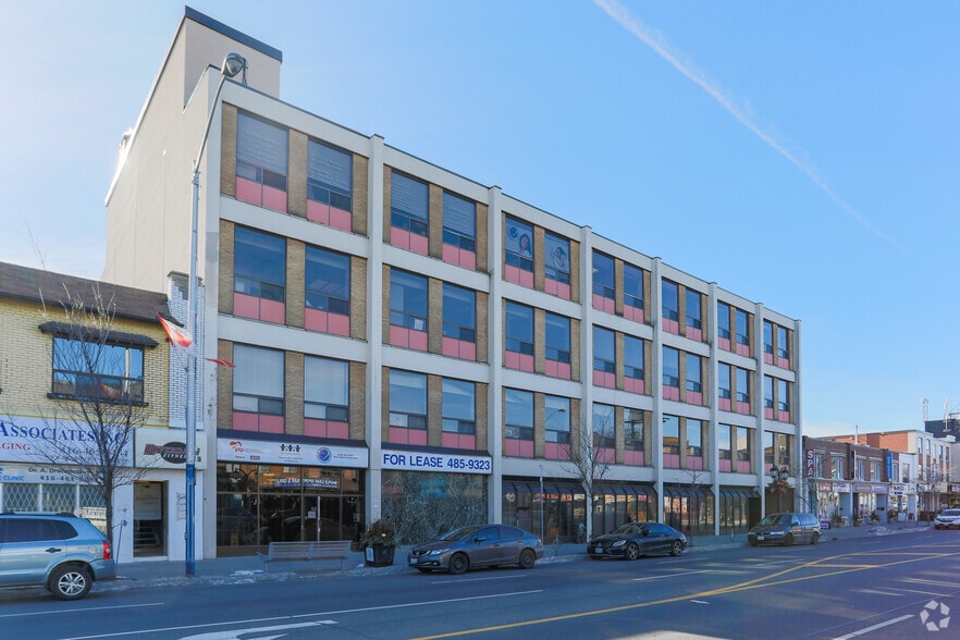 815 Danforth Ave, Toronto, ON à louer - Photo de l’immeuble – Image 2 sur 2