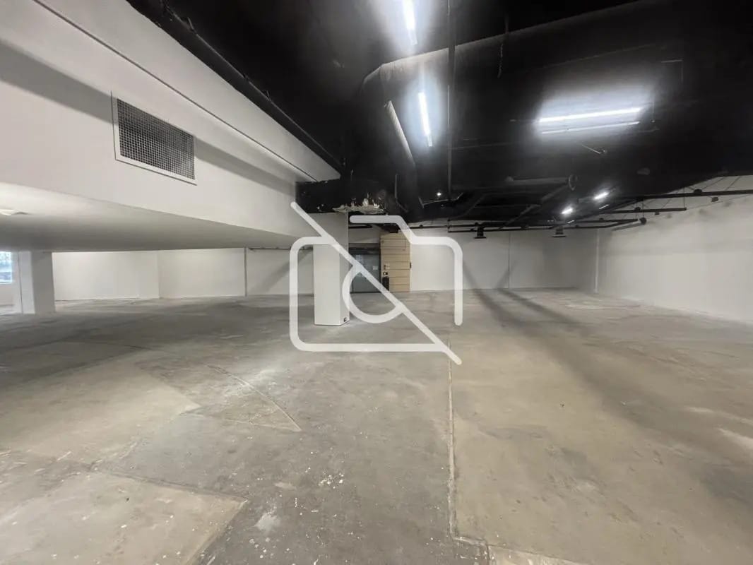 Industriel/Logistique dans Ivry-sur-Seine à louer Photo intérieure– Image 1 sur 19