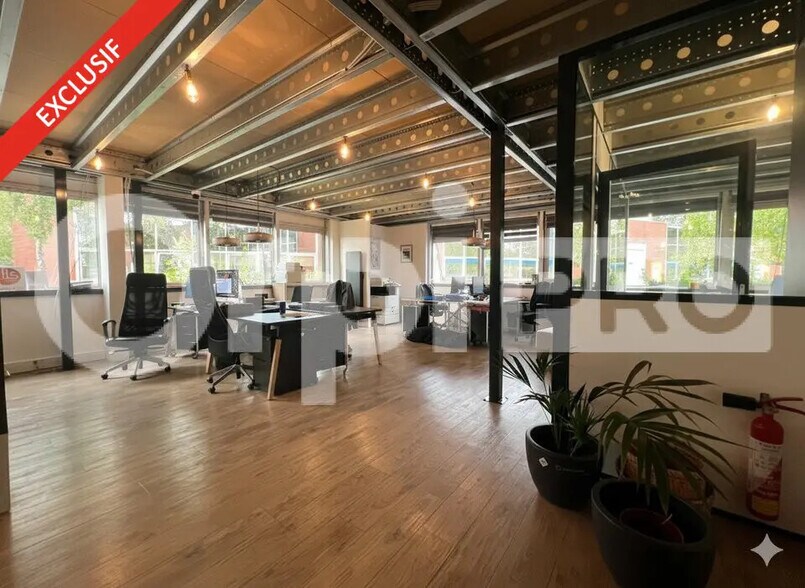 Local d'activités dans Les Ulis à vendre - Photo de l’immeuble – Image 1 sur 6