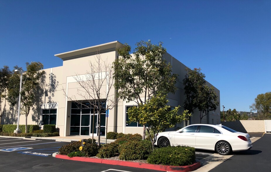 511 S Harbor Blvd, La Habra, CA à louer - Photo principale – Image 1 sur 4
