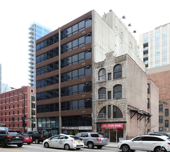 770 N LaSalle St, Chicago, IL à louer - Photo de l’immeuble – Image 3 sur 10