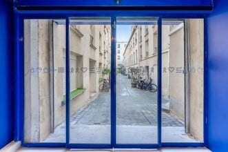 92 Rue Marguerite De Rochechouart, Paris à louer Photo intérieure– Image 1 sur 9
