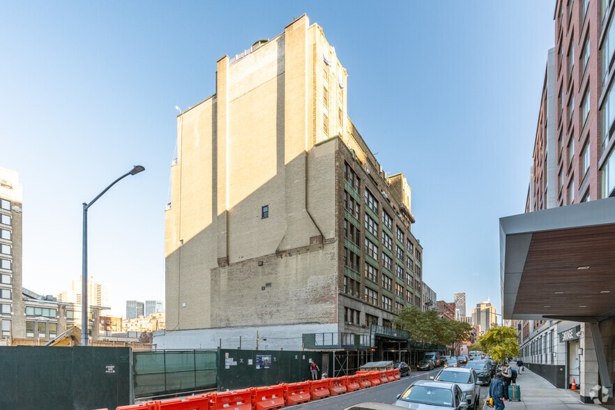 535-547 W 45th St, New York, NY à louer - Photo de l’immeuble – Image 2 sur 95