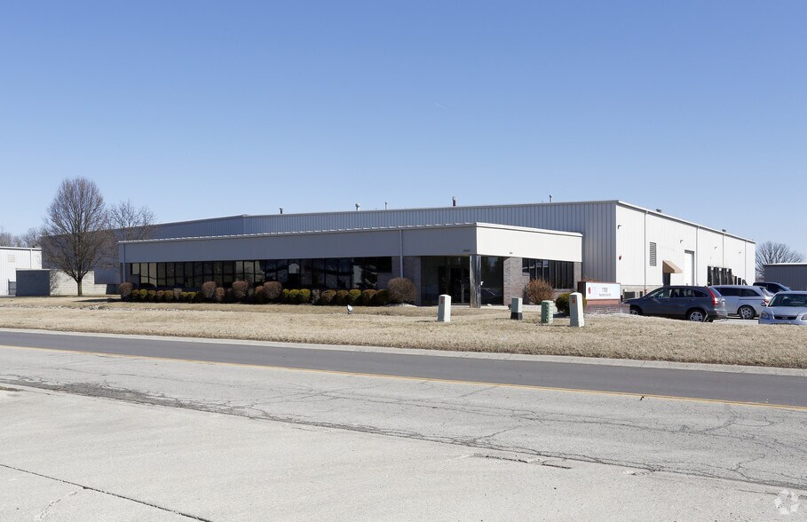 17005 Westfield Park Rd, Westfield, IN à louer - Photo principale – Image 1 sur 17