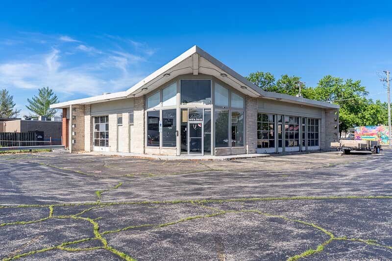 5818 N 2nd St, Loves Park, IL à louer Photo de l’immeuble– Image 1 sur 4