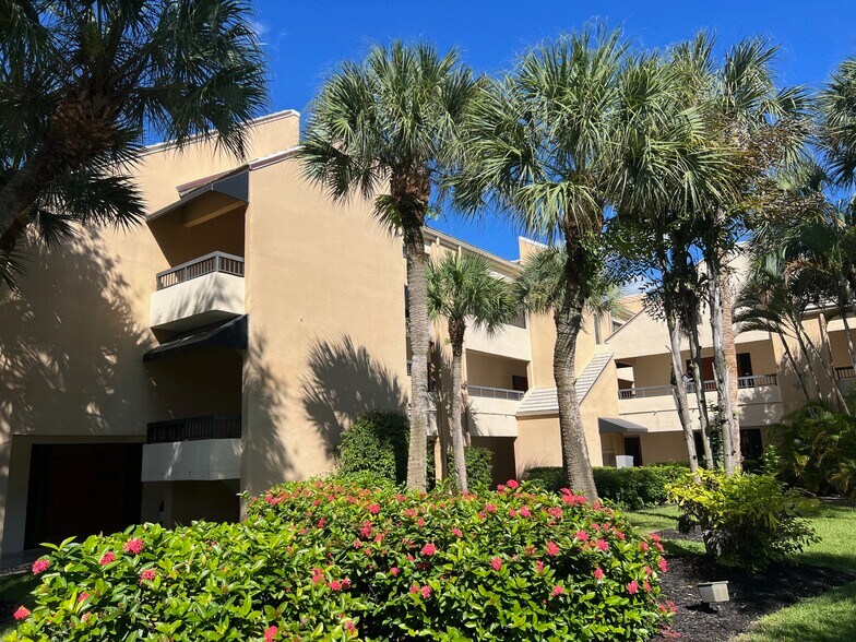 11211 Prosperity Farms Rd, Palm Beach Gardens, FL à vendre - Photo de l’immeuble – Image 3 sur 8