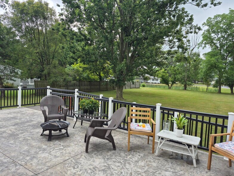 5895 Goodrich Rd, Clarence Center, NY à louer - Photo de l’immeuble – Image 3 sur 18