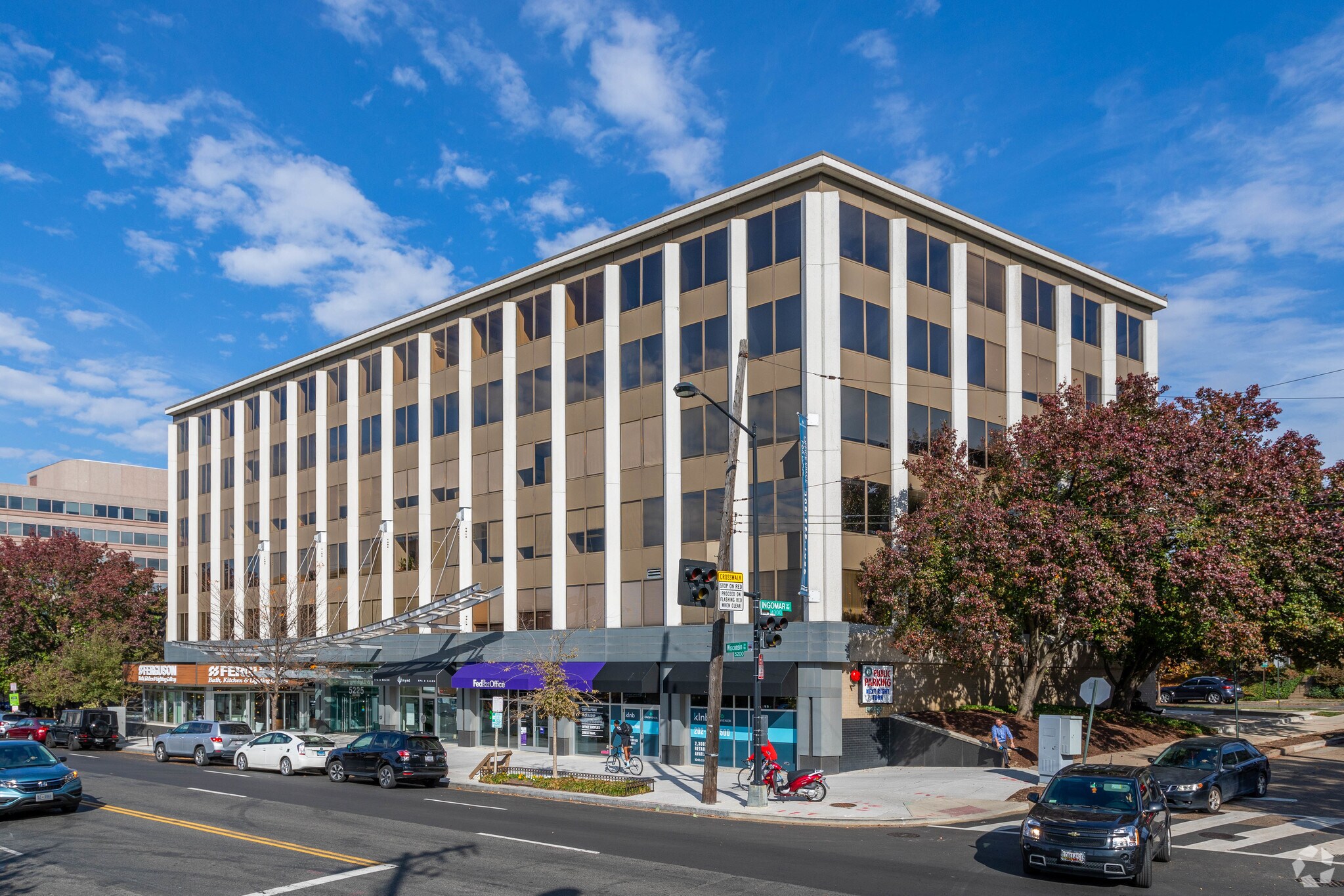 5225 Wisconsin Ave NW, Washington, DC à louer Photo de l’immeuble– Image 1 sur 19