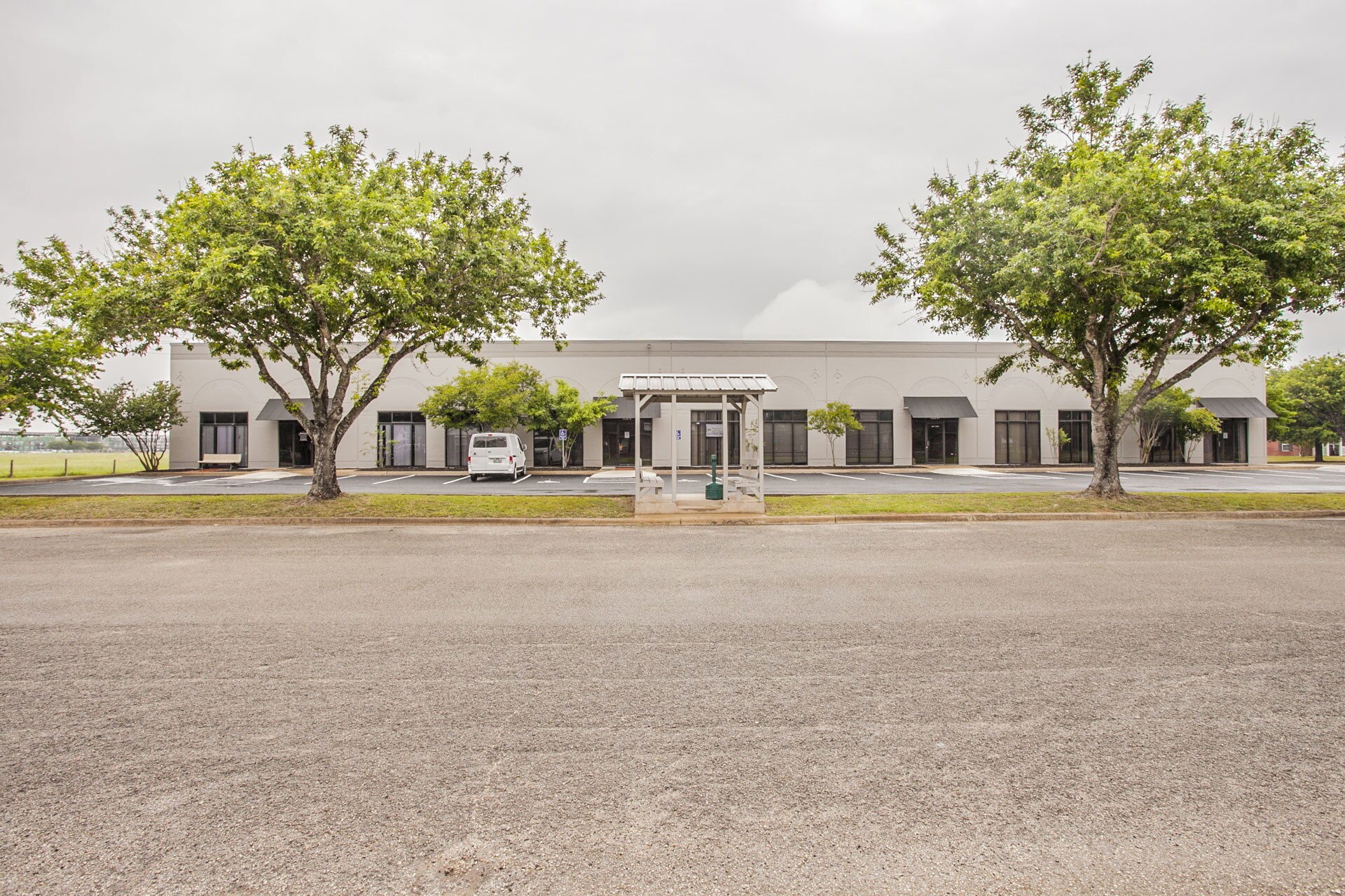 150 Settlement Dr, Bastrop, TX à louer Photo de l’immeuble– Image 1 sur 11