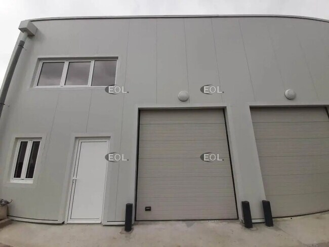 Plus de détails pour Local d'activités à louer