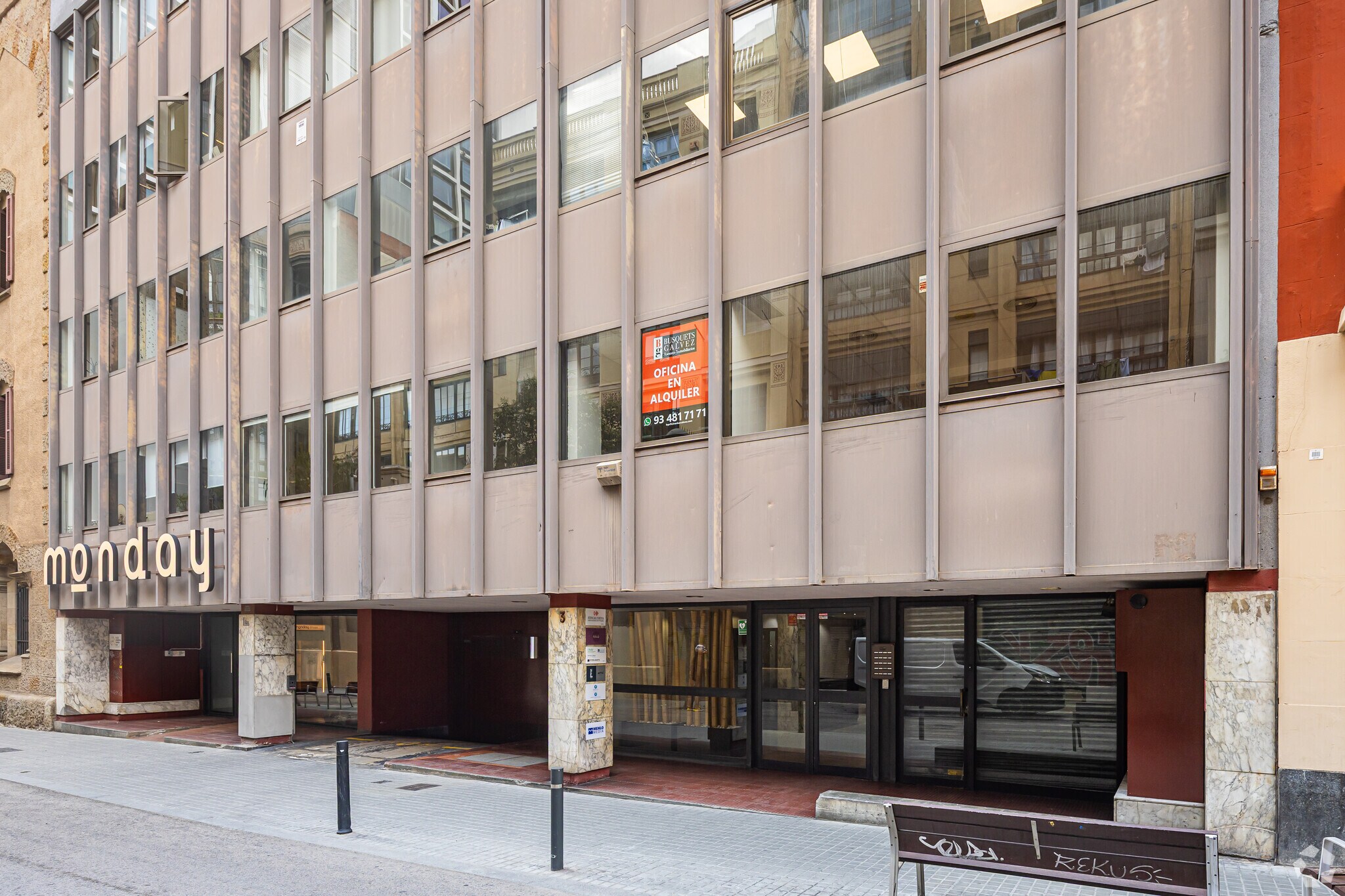 Bureau dans Barcelone, Barcelona à louer Photo de l’immeuble– Image 1 sur 3