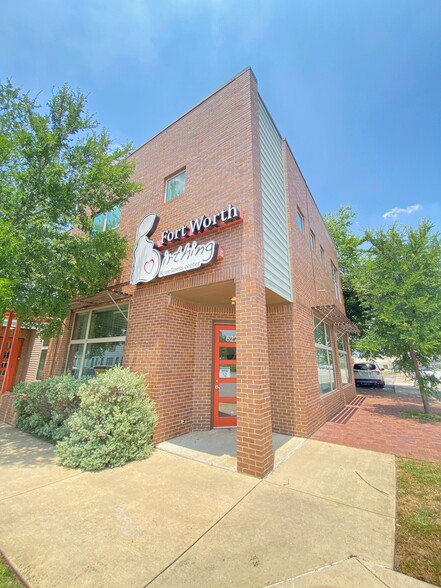 622 Hemphill St, Fort Worth, TX à vendre - Photo de l’immeuble – Image 3 sur 5