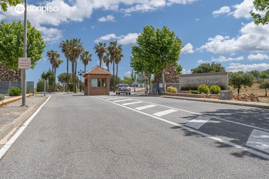 Calle Veleta, Dílar, Granada à vendre - Photo principale – Image 1 sur 28
