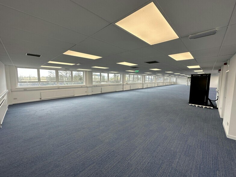 160 Cowley Rd, Cambridge à louer - Photo de l’immeuble – Image 3 sur 9