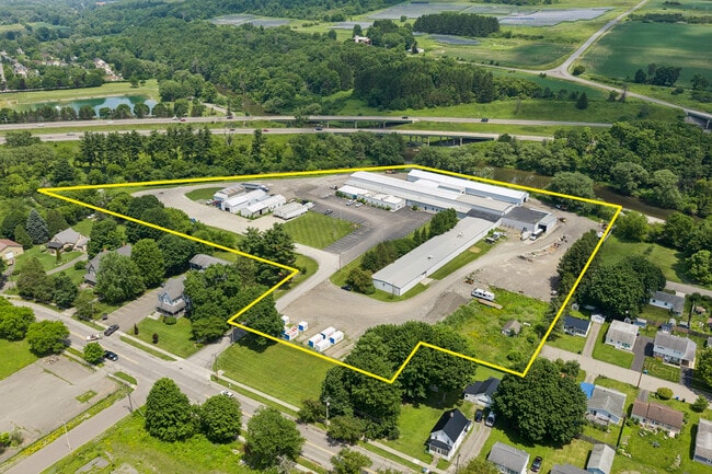 Plus de détails pour 44 River St, Cortland, NY - Industriel/Logistique aux enchères