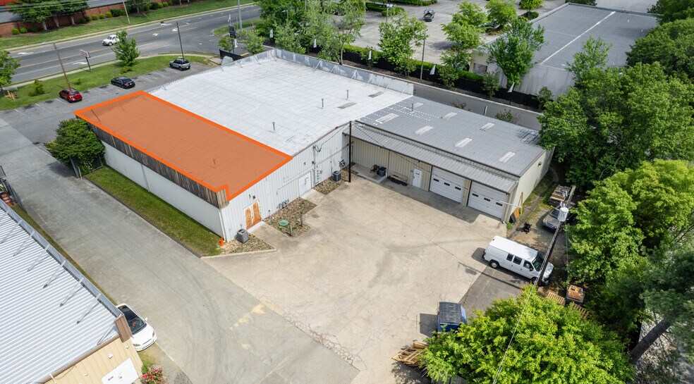 4228 Garrett Rd, Durham, NC à louer - Photo de l’immeuble – Image 3 sur 6