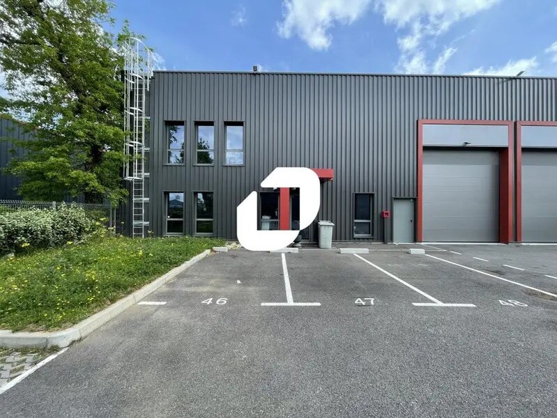 6 Rue D'Arsonval, Chassieu à louer Photo de l’immeuble– Image 1 sur 20