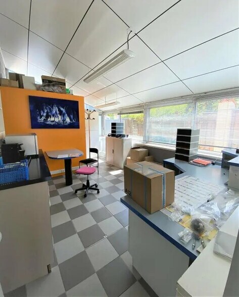 Bureau dans Cagnes-sur-Mer à louer - Photo de l’immeuble – Image 3 sur 3