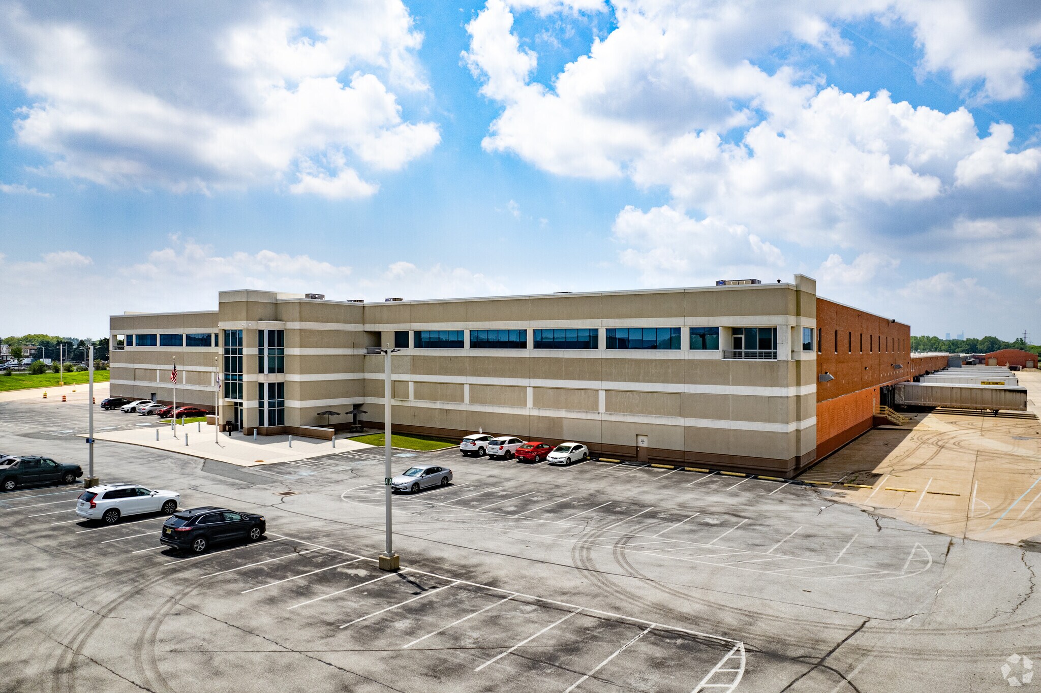 5501 Whitaker Ave, Philadelphia, PA à louer Photo principale– Image 1 sur 9