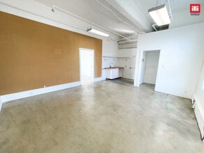 1050-1054 N Cahuenga Blvd, Los Angeles, CA à louer Photo intérieure– Image 2 sur 7