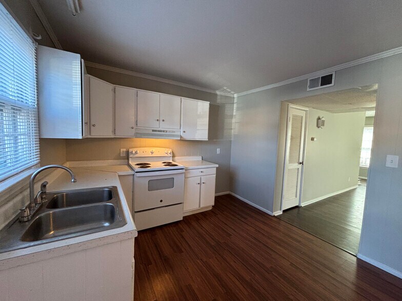 73 Unit Multifamily Portfolio portefeuille de 2 biens à vendre sur LoopNet.fr - Photo de l’immeuble – Image 3 sur 11