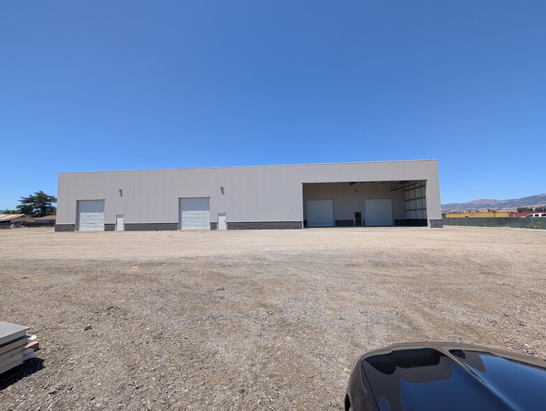 210 Las Animas Ave, Gilroy, CA à louer - Photo de l’immeuble – Image 3 sur 4