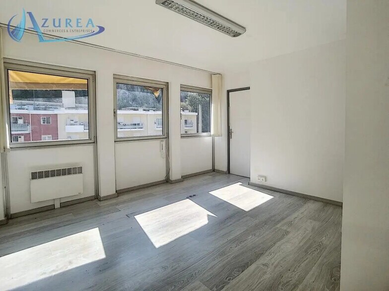 Bureau dans Nice à louer - Photo de l’immeuble – Image 2 sur 10