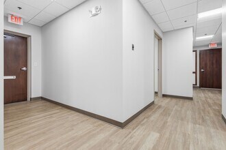 1111 Delafield St, Waukesha, WI à louer Photo intérieure– Image 2 sur 17