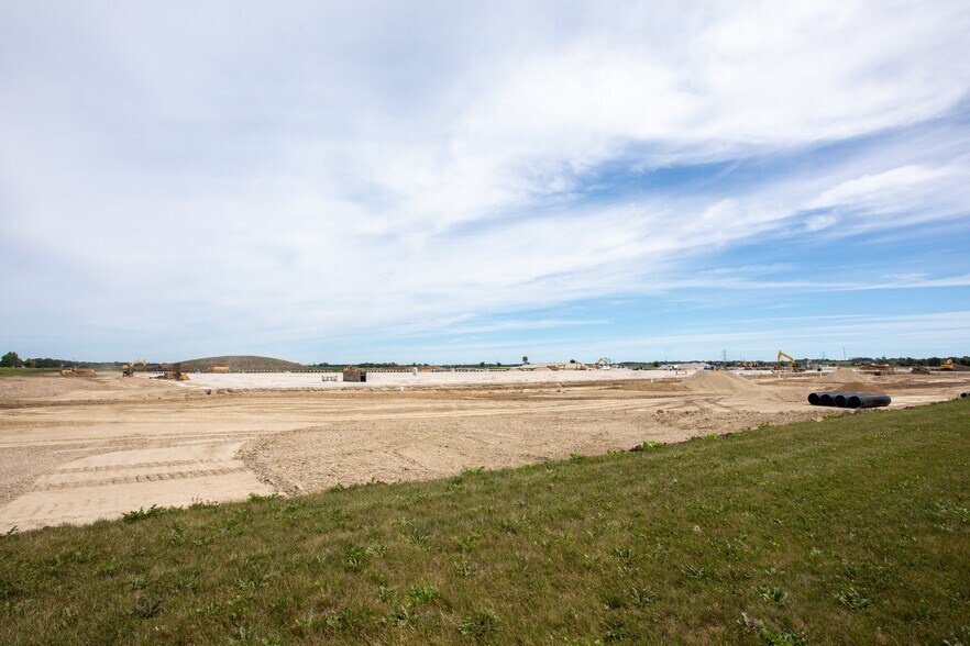 8630 31rst St, Somers, WI à louer - Photo de la construction – Image 3 sur 6