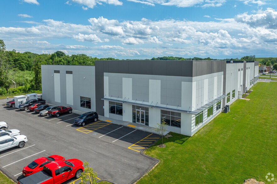 2000 Energy Dr, Bridgeville, PA à louer - Photo principale – Image 1 sur 6