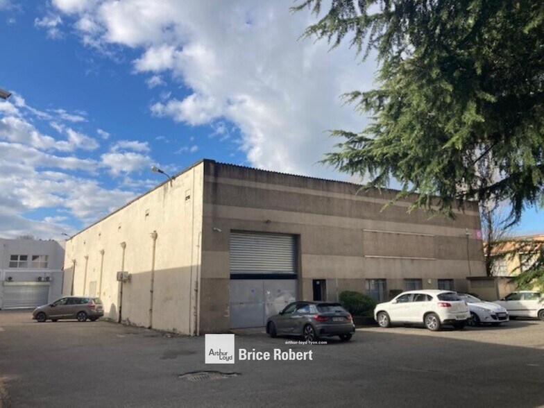 Industriel/Logistique dans Vénissieux à vendre - Photo de l’immeuble – Image 1 sur 10
