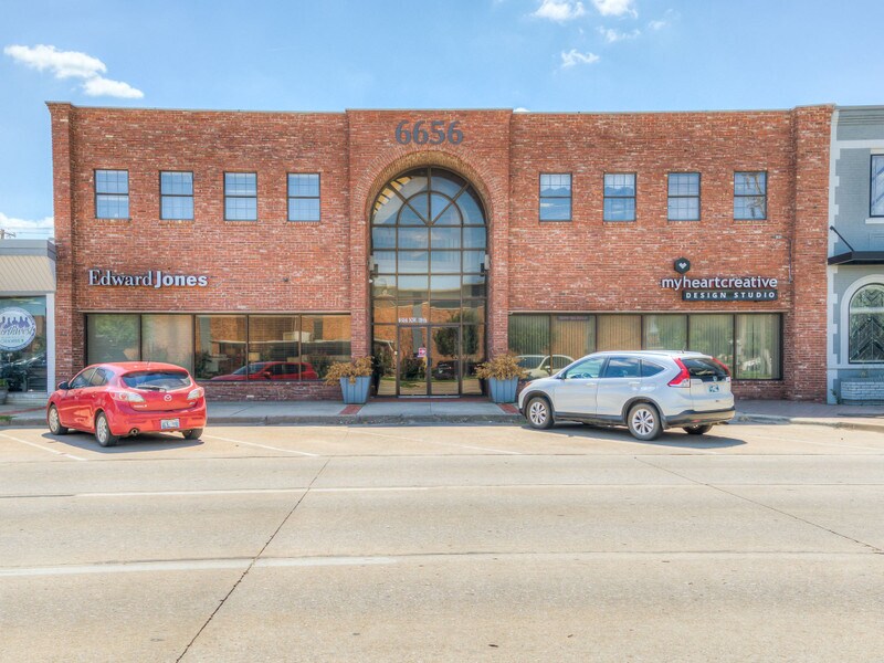 6656 NW 39th Expy, Bethany, OK à louer Photo de l’immeuble– Image 1 sur 23