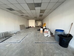 8401-8425 Reseda Blvd, Northridge, CA à louer Photo intérieure– Image 2 sur 4