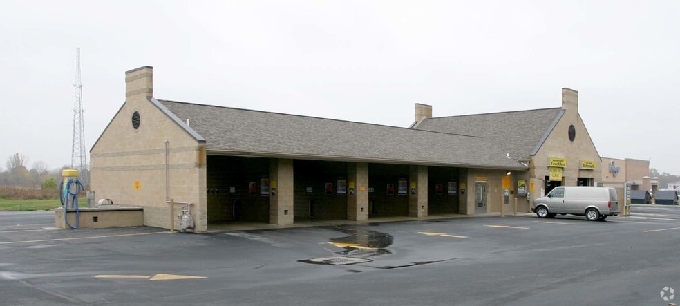 7528 Sylvan Towne Dr, Toledo, OH à vendre - Photo de l’immeuble – Image 2 sur 3