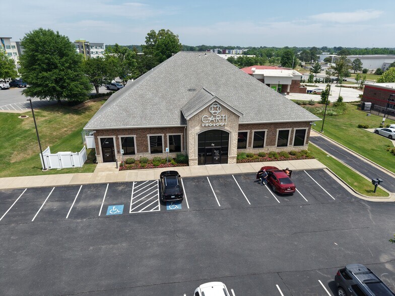 3320 Springhill Dr, North Little Rock, AR à vendre - Photo de l’immeuble – Image 1 sur 8