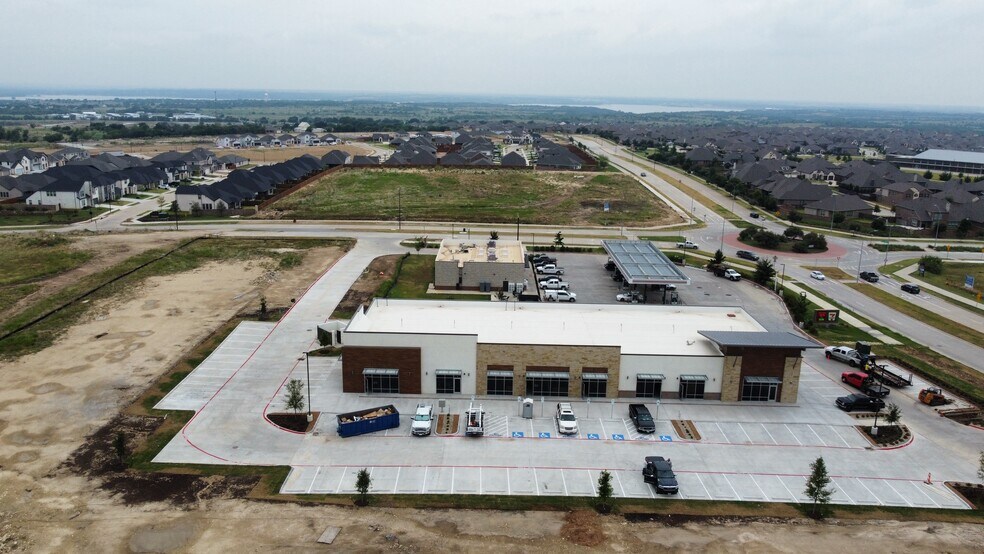 McPherson Blvd, Crowley, TX à louer - Photo de l’immeuble – Image 3 sur 5