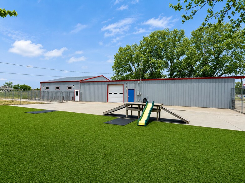 911 W 1st St, Mcpherson, KS à vendre - Photo de l’immeuble – Image 3 sur 31