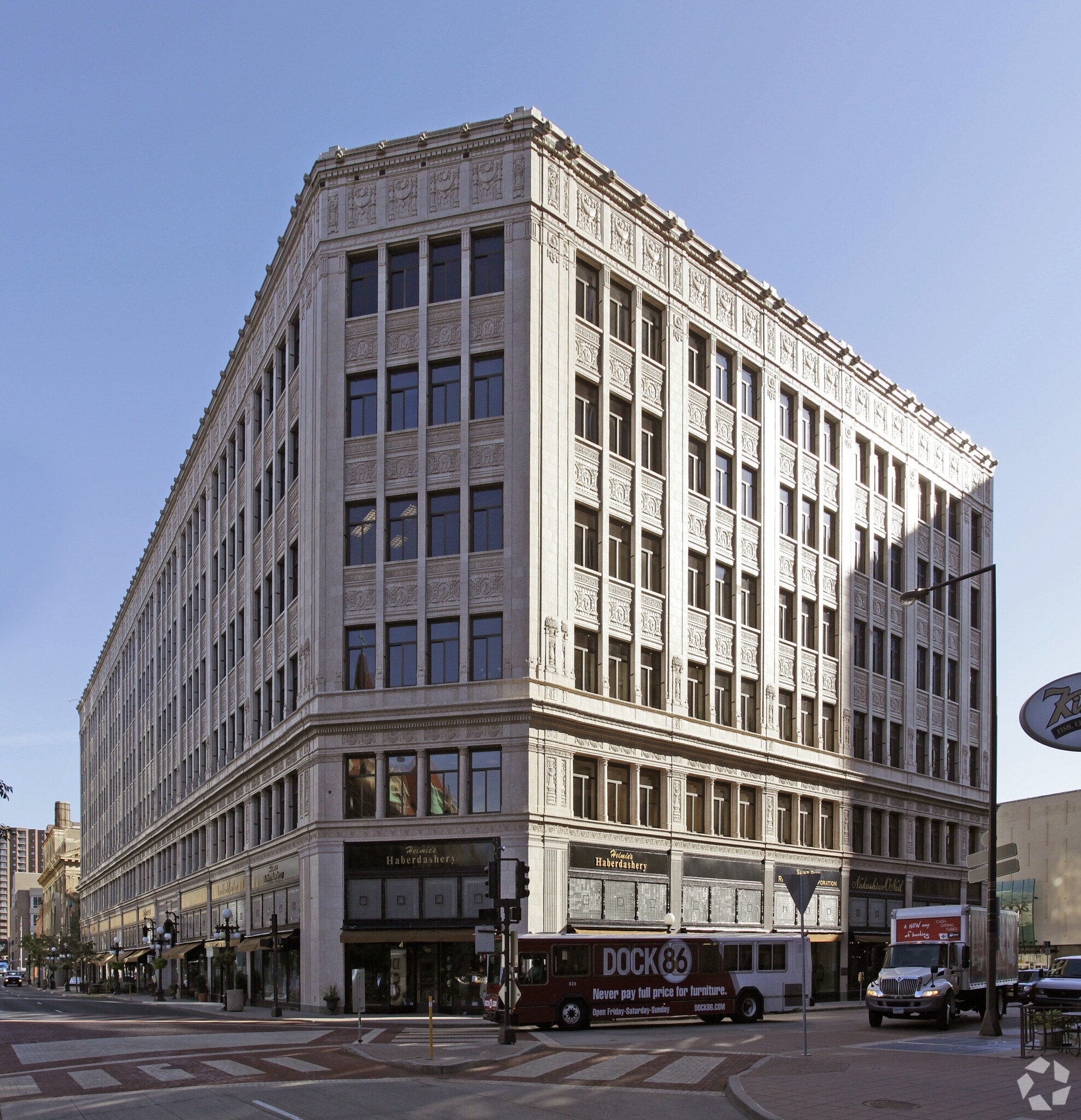 400-426 Saint Peter St, Saint Paul, MN à louer Photo principale– Image 1 sur 13
