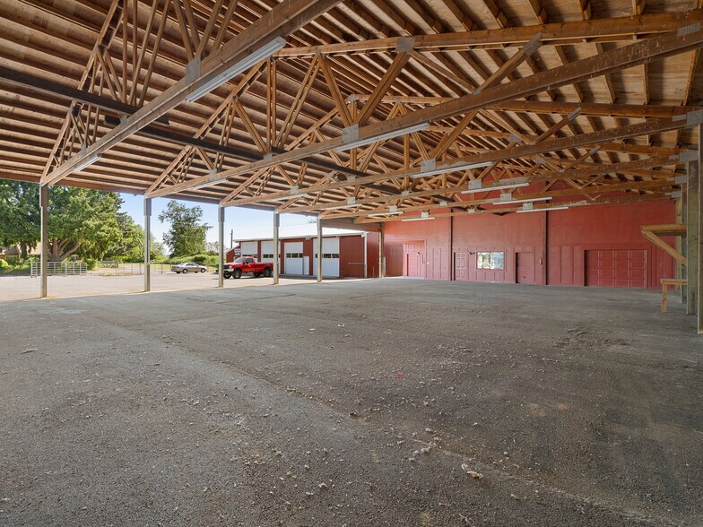 34616 E Columbia Ave, Scappoose, OR à louer - Photo de l’immeuble – Image 3 sur 5